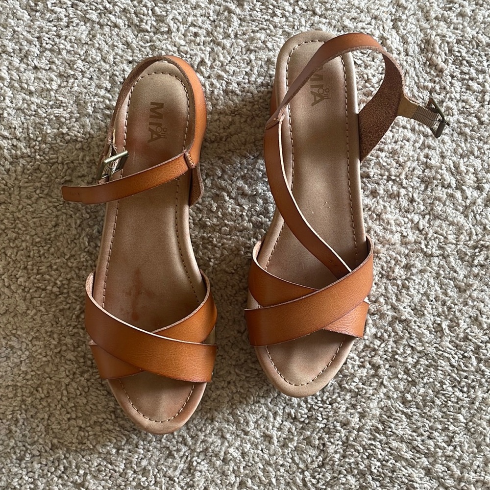 Mia g Women’s wooden Sandals Brown  size:6,7,7.5,8,8.5,9,9.5 or 10 various